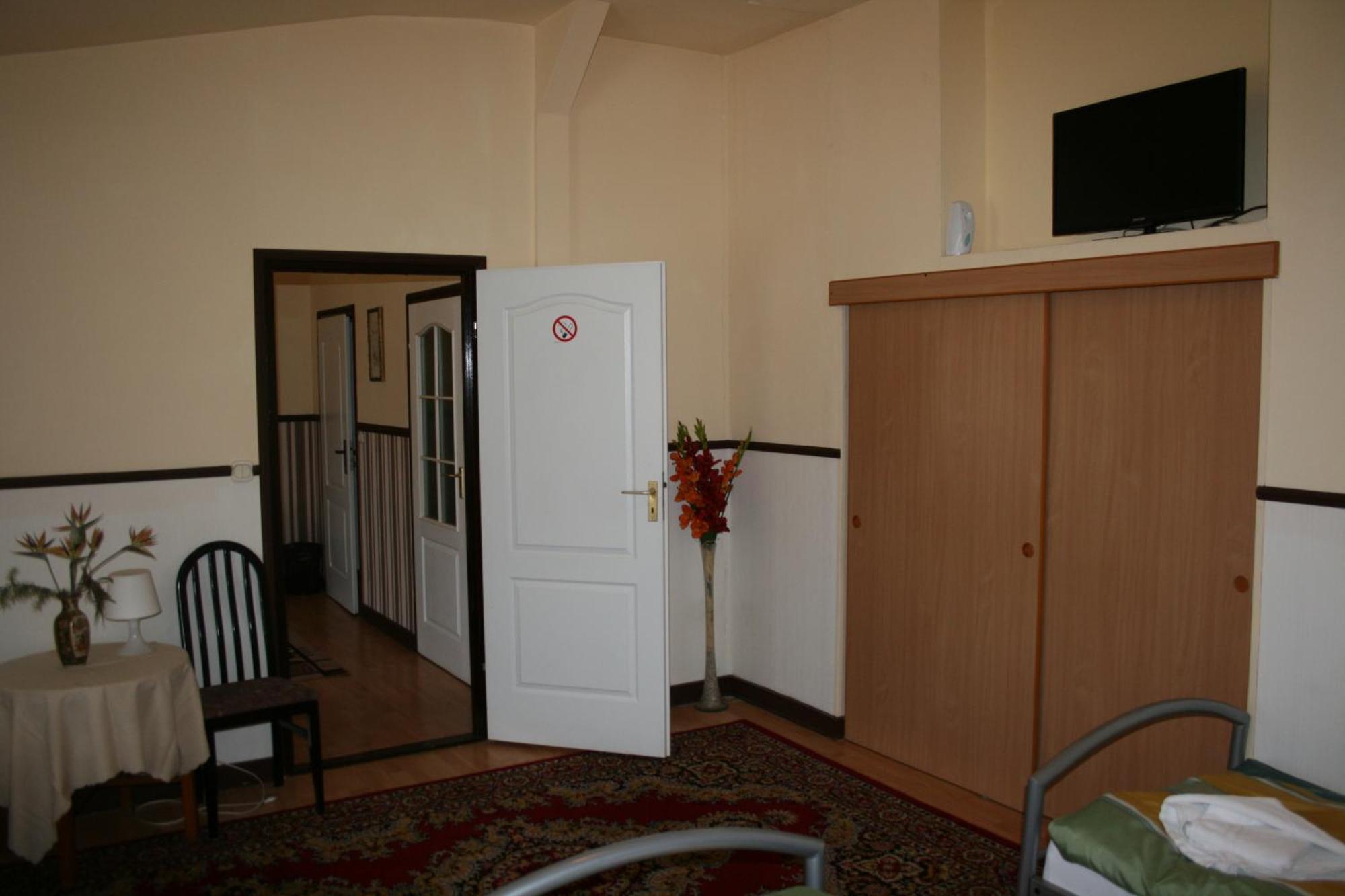 Hotel Komfort Inn - Dwor Hubertus Piekary Śląskie Værelse billede